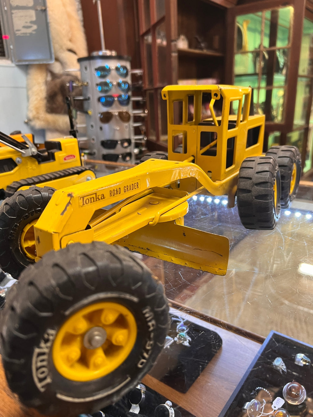 Vintage Tonka Yellow Metal Road Grader – Six-Wheel Construction Equipment Toy
