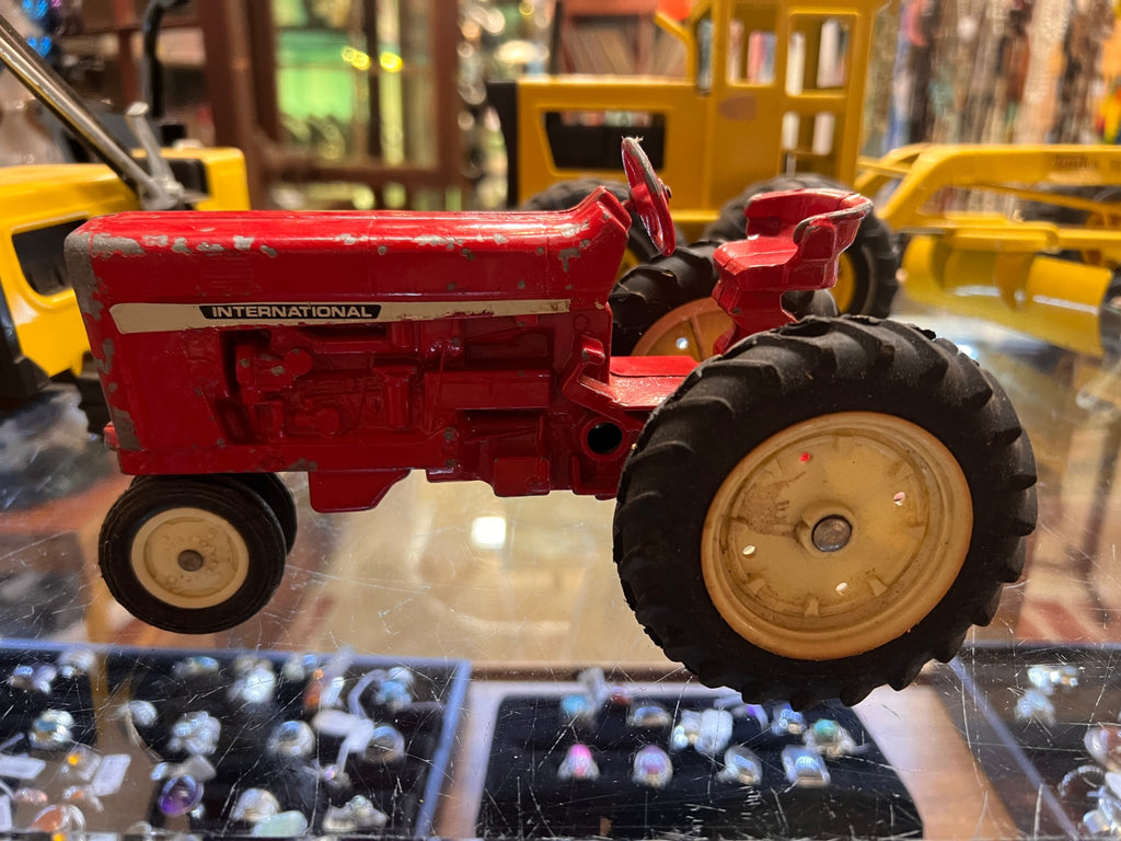 Vintage International Harvester Red Die-Cast Metal Farm Tractor – 1970s Agricultural Toy