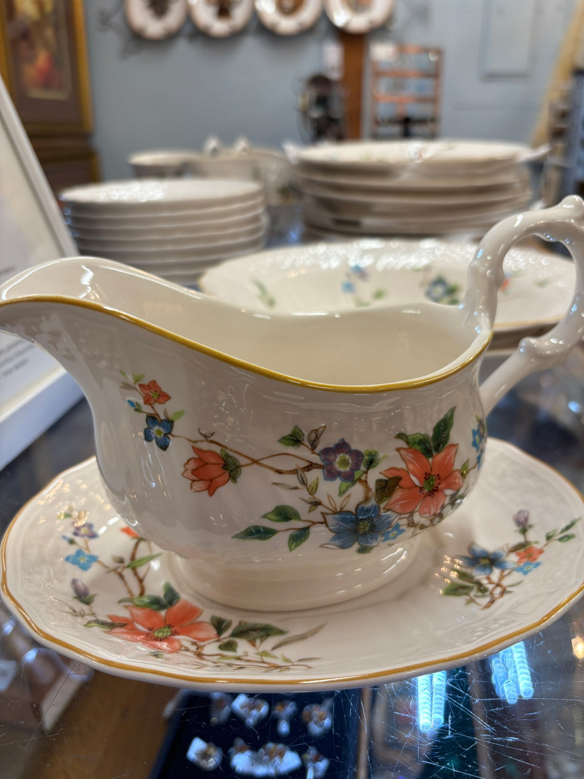 Monique by Mikasa Set of 8 with 2 serving bowls and gravy boat with underplate