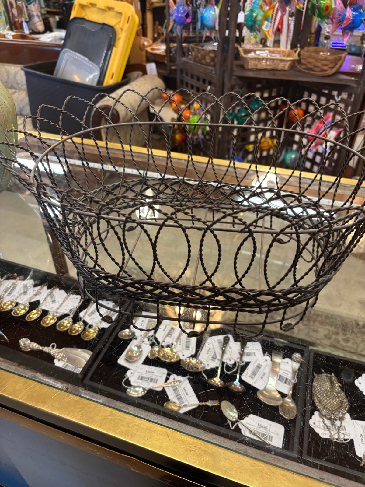 Vintage Rustic Twisted Wire Oval Basket – Farmhouse Metal Decor
