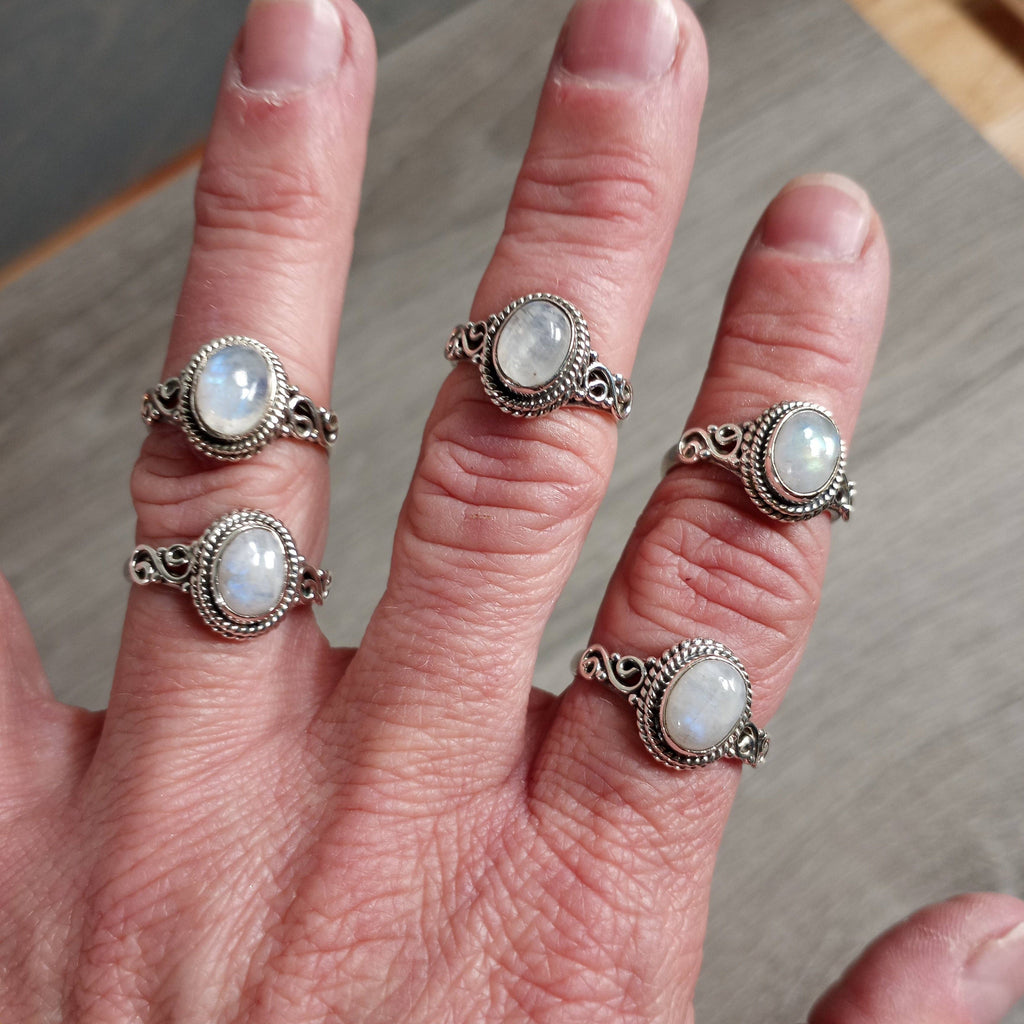 Sterling Silver 925 Victorian Double Swirl: Rainbow Moonstone / 7.5