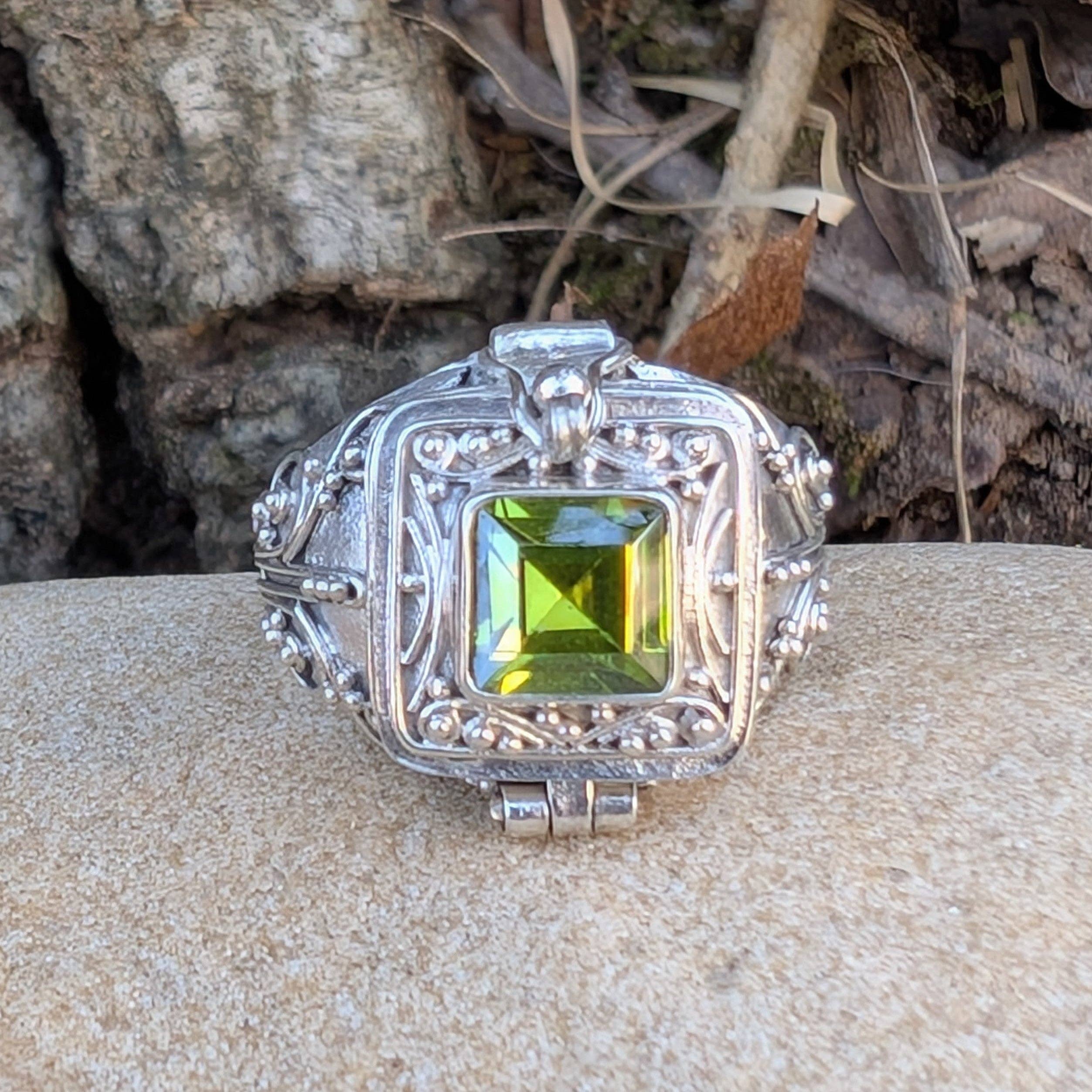 Midnight Elixir - Square Poison Locket Box Sterling Silver Ring: Blue Topaz / 7