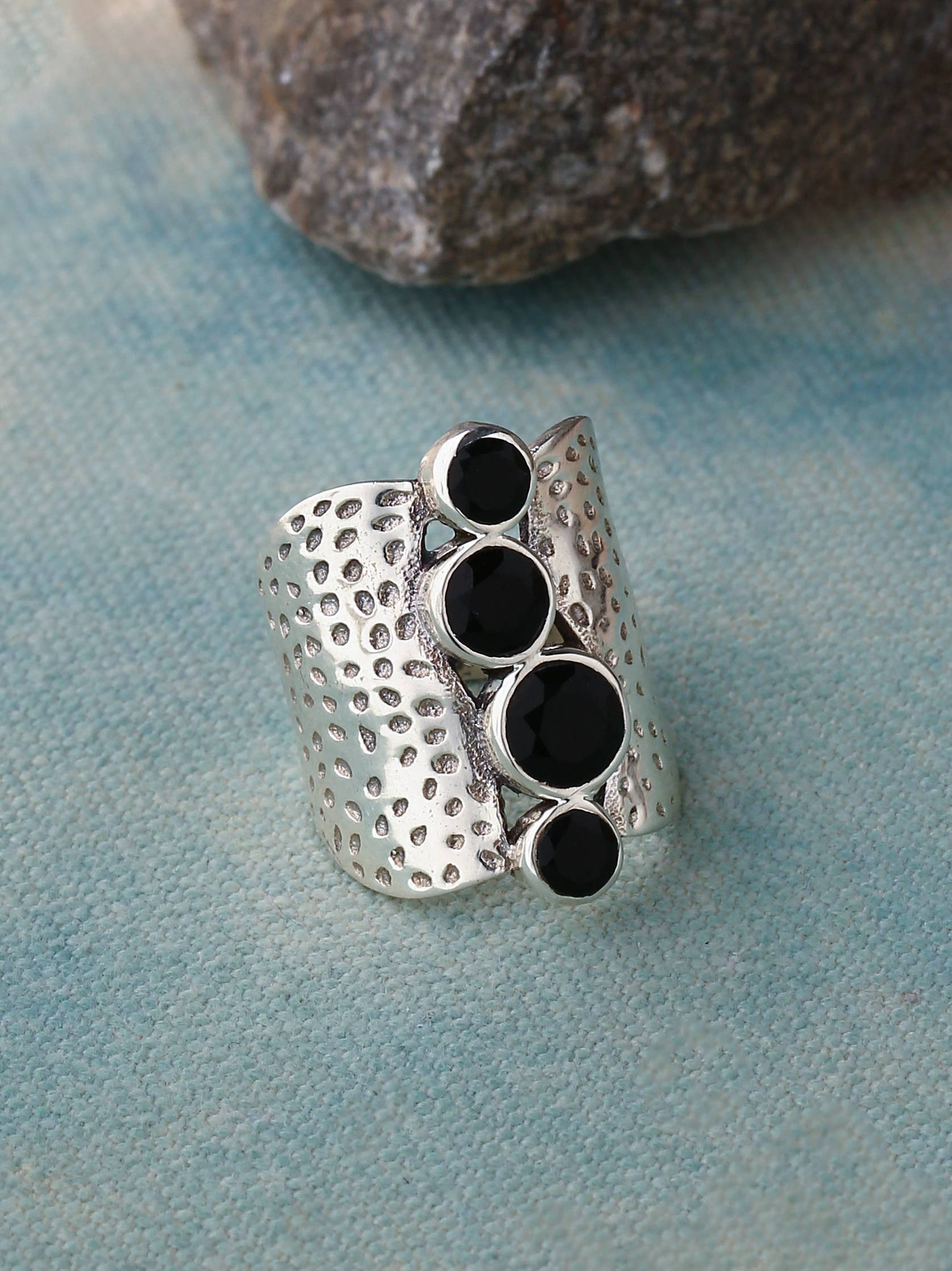 Black Onyx 925 Sterling Silver Hammered Statement Ring: 9