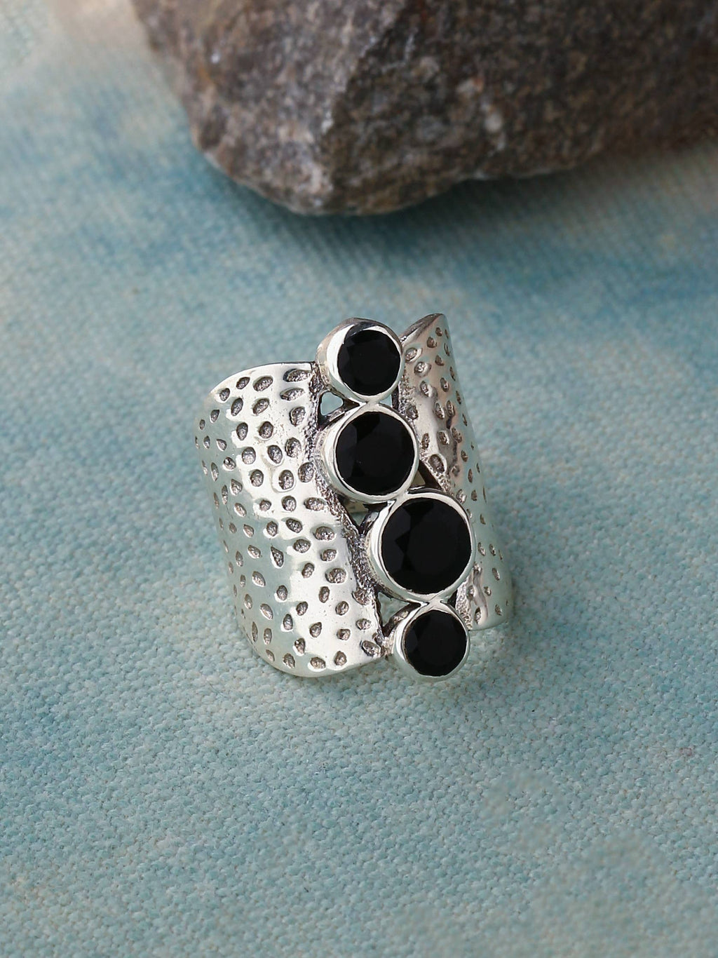 Black Onyx 925 Sterling Silver Hammered Statement Ring: 7