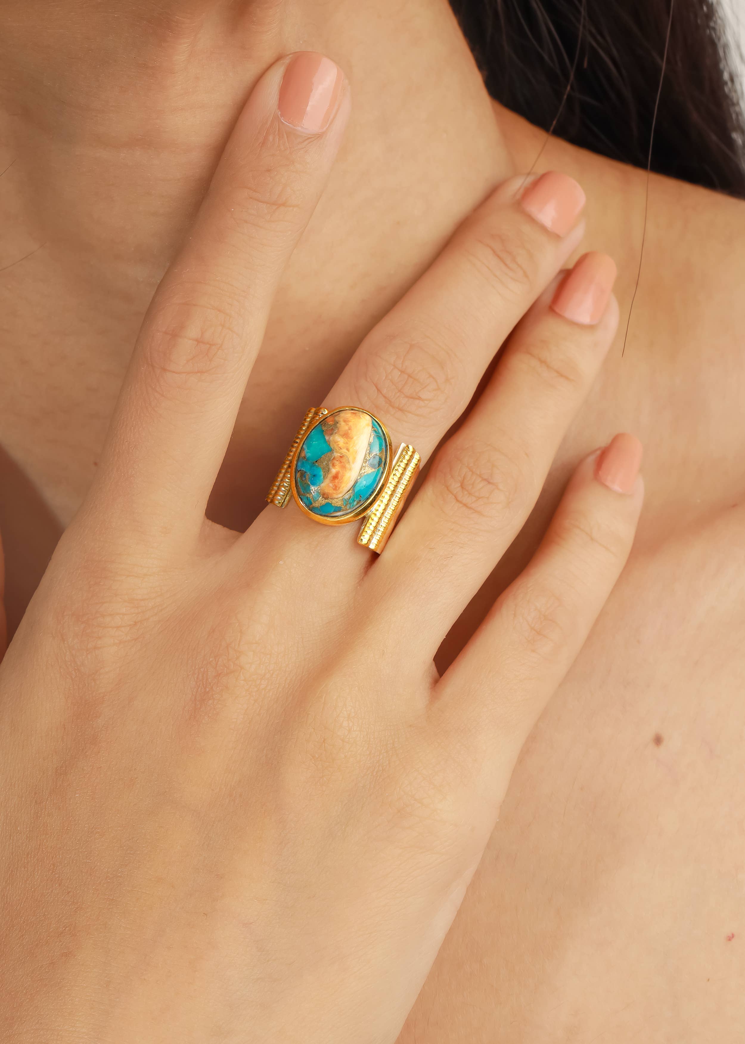 Oyster Turquoise Statement Ring with Textured Silver Band: 9