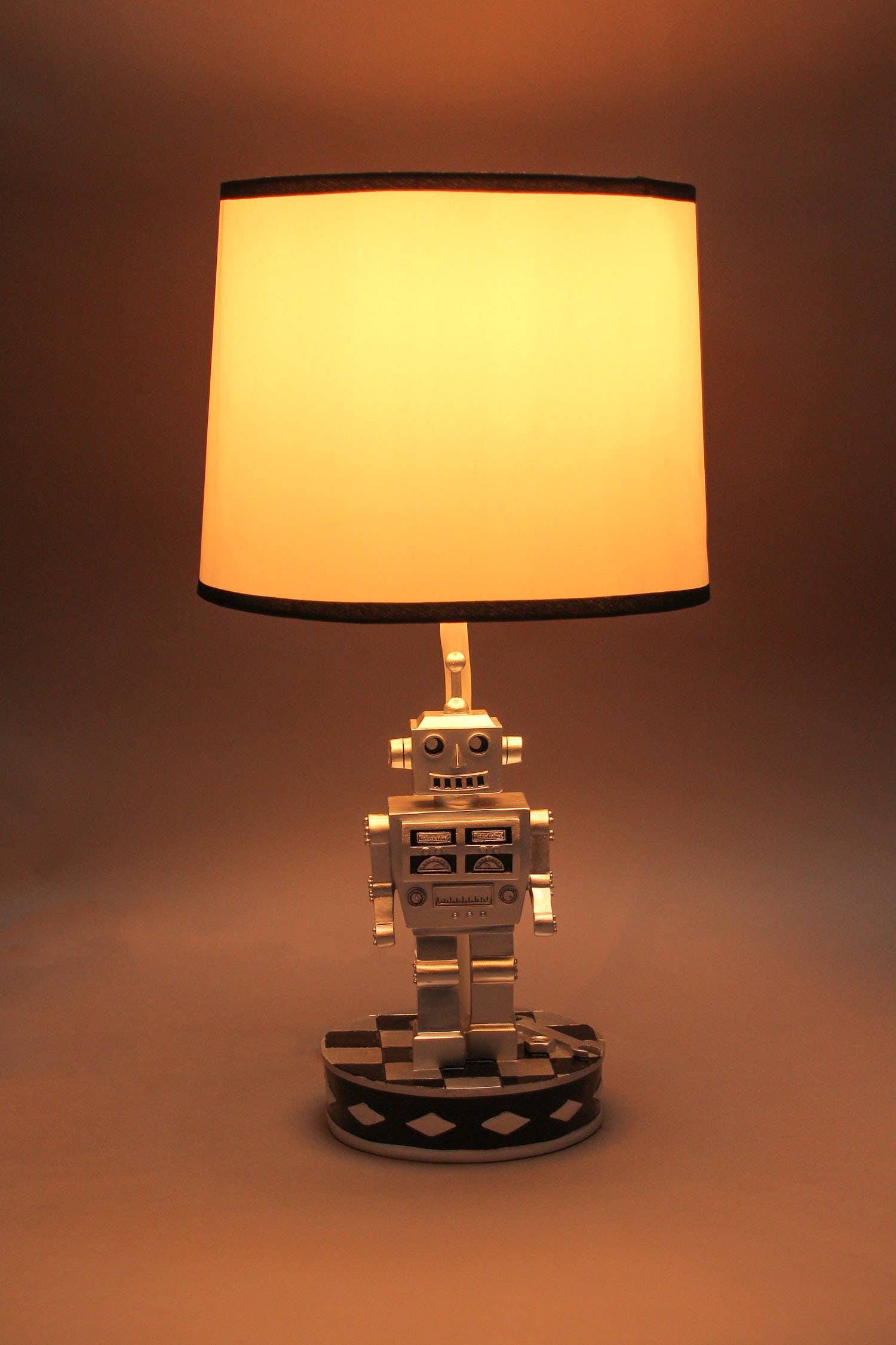 Retro 60`S Style Robot Table Lamp Sci-Fi Robotic