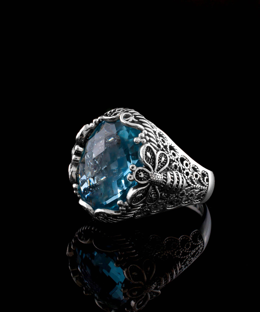 Filigree Art Bee Detailed Sky Blue Topaz Gemstone Women Sterling Silver Ring: 7