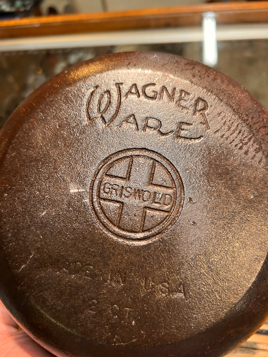 Wagner Ware / Griswold 2 Qt Cast Iron Dutch Oven Dual-branded, Made in USA