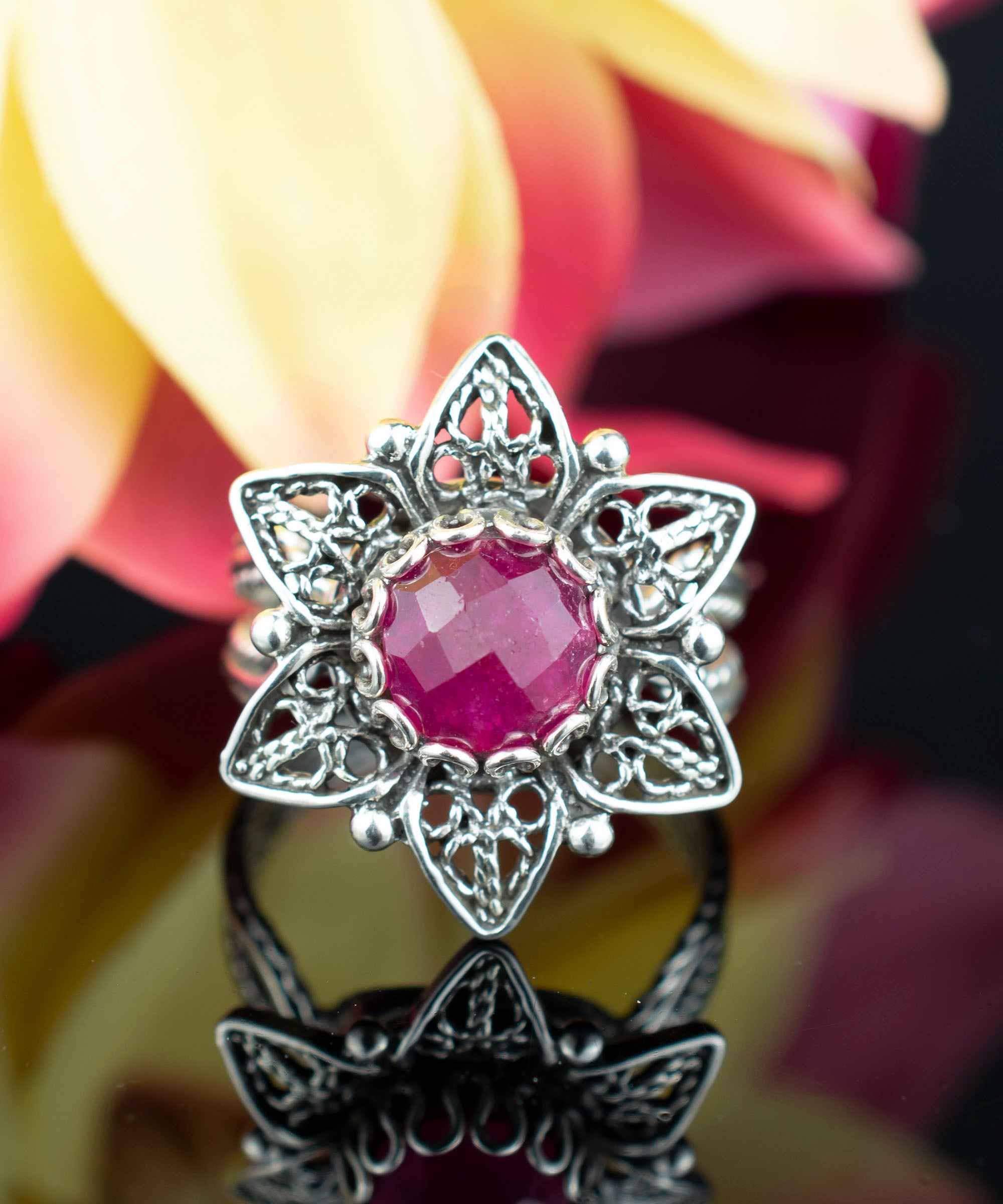 Art Ruby Corundum Gemstone Women Daisy Silver Ring: 7