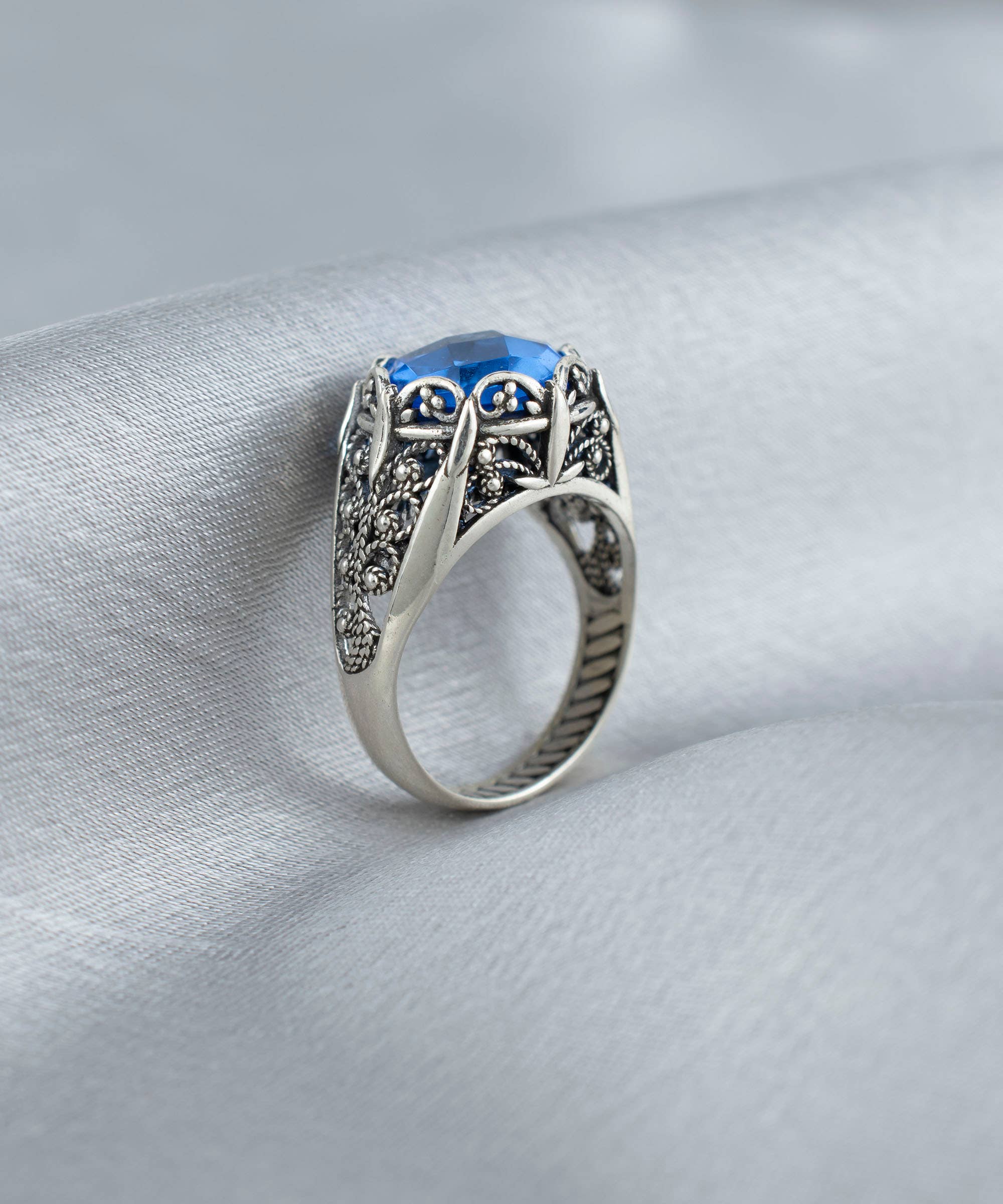 Art Blue Quartz Gemstone Women Silver Ring: 7