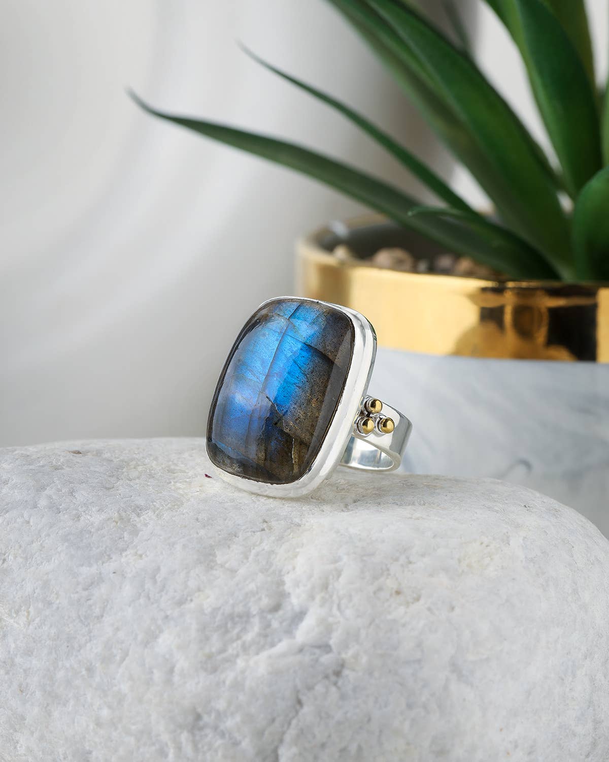 Labradorite 925 Sterling Silver Ring With Brass Accents: 7