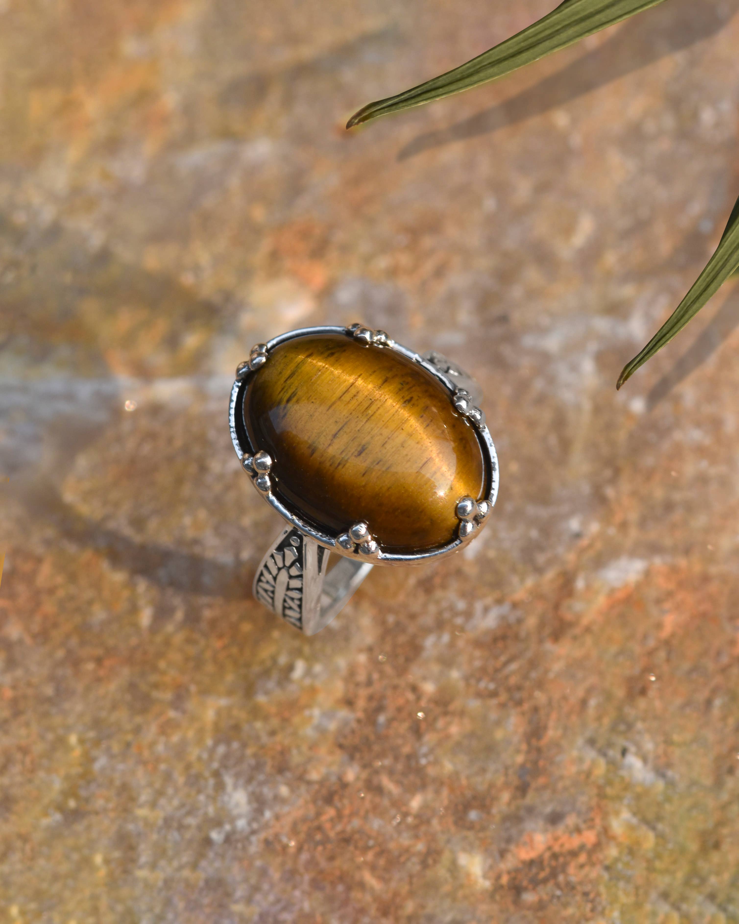 925 Sterling Silver Oval Tiger Eye Gemstone Artisan Ring: 9
