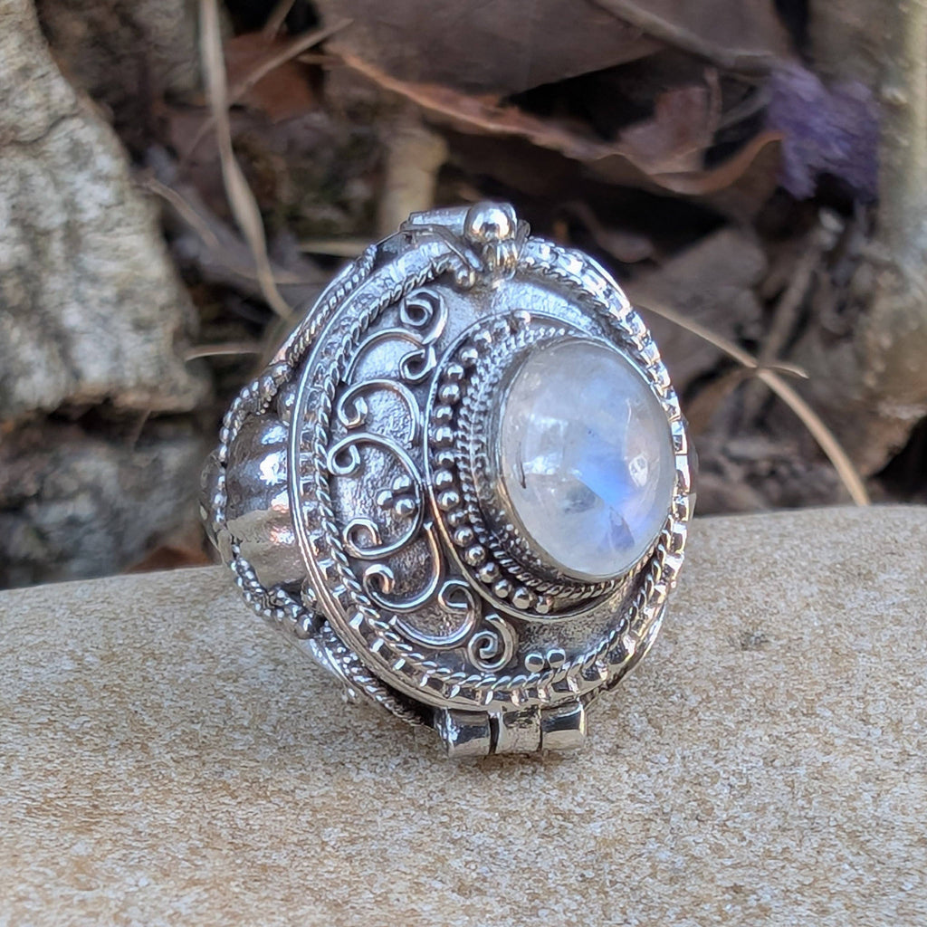 Medieval Eye - Gemstone Poison Box Locket Ring in Sterling Silver: Tiger Eye / 7