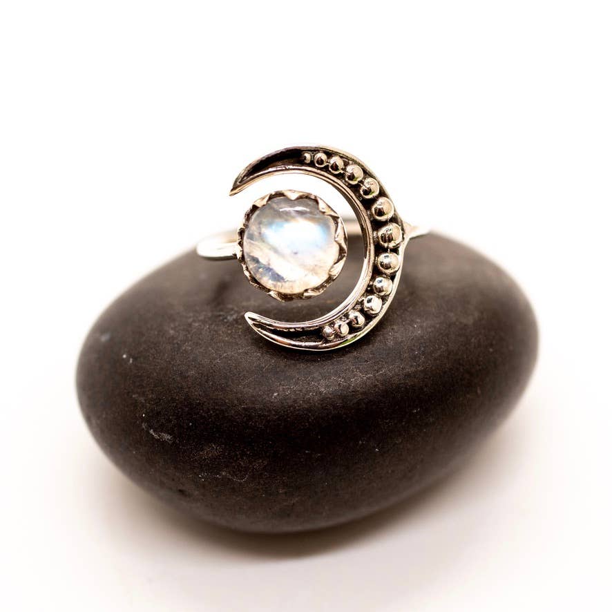 Sterling Silver Moonstone Full Moon Ring: 6