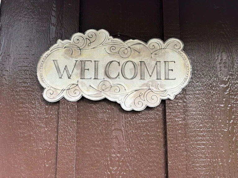 Tin Welcome Sign