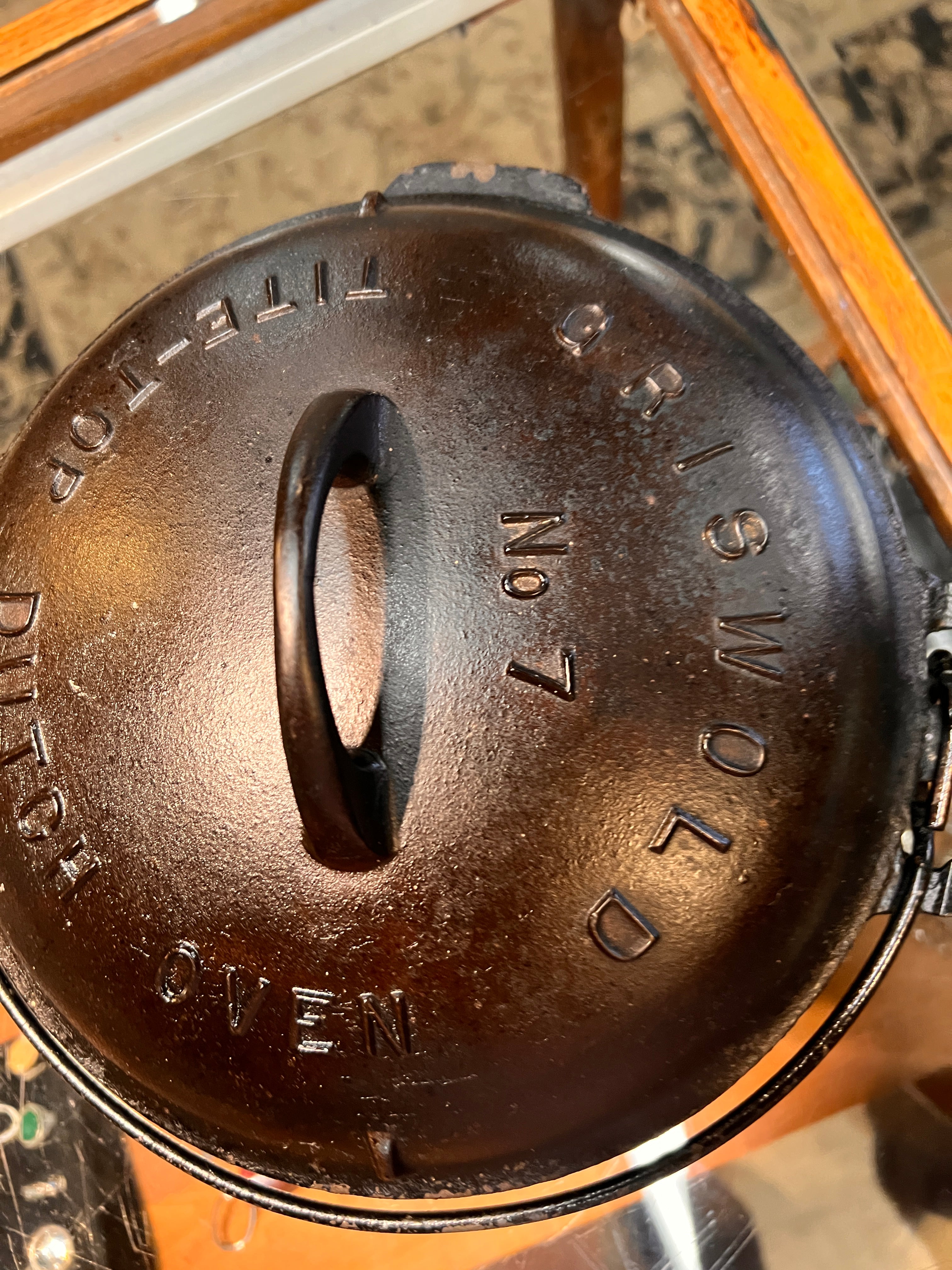 Griswold No. 7 Cast Iron Dutch Oven with Lid, “Tite-Top”, Large Block Logo, Model 2604 B