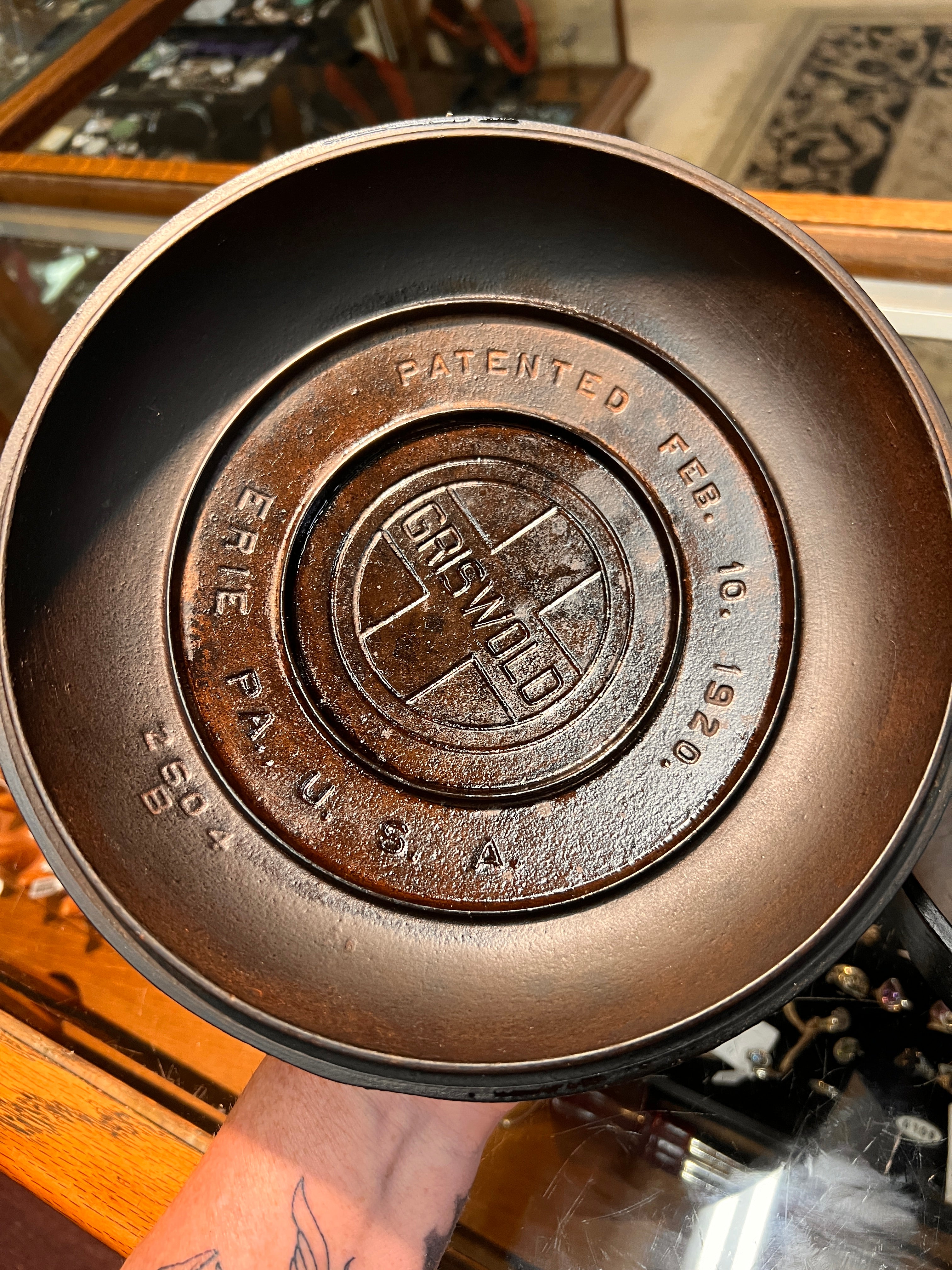 Griswold No. 8 Cast Iron Dutch Oven with Tite-Top Lid, Large Block Logo, Pat. Mar. 16, 1920, Pattern 833