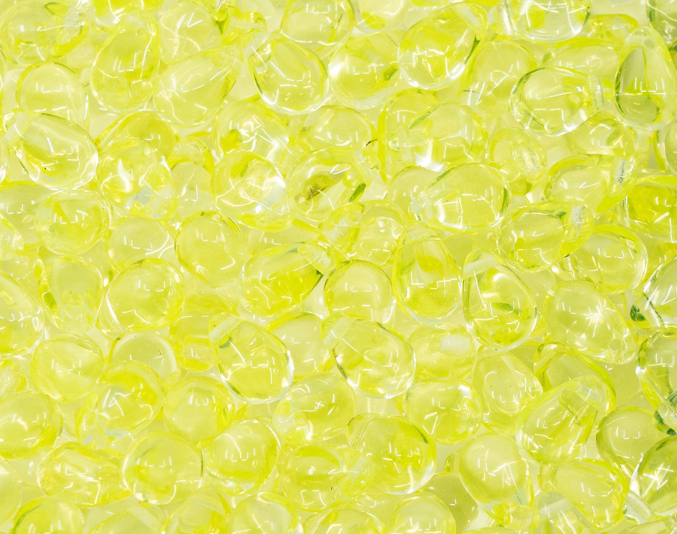 Teardrop Czech Glass Beads, Glow Under Blacklight Transparent Yellow (80130) Uranium Glass, Glass, Czech Republic