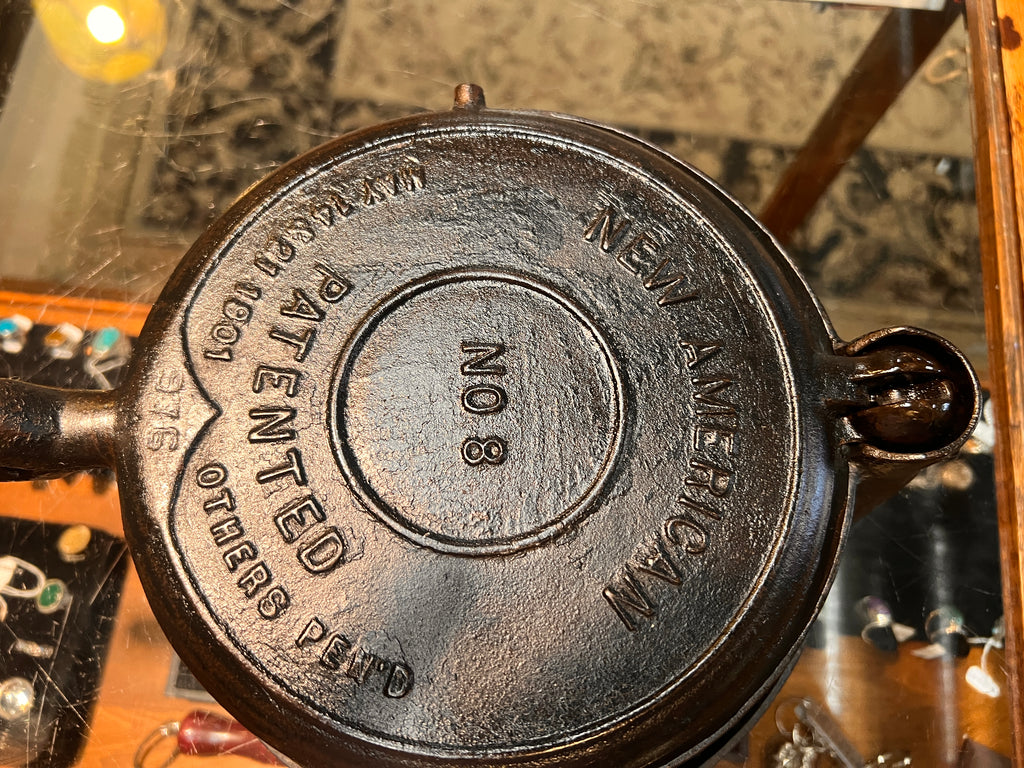 Griswold “New American” No. 8 Waffle Iron w/ Base (ERIE, PA. U.S.A.)
