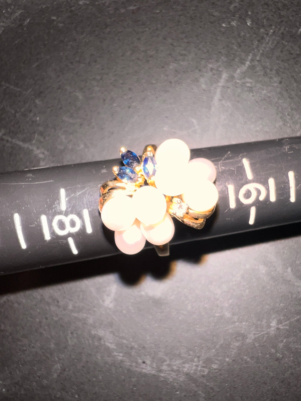 Size 7 Sapphire Pearl and Diamond 14 karat gold women's ring