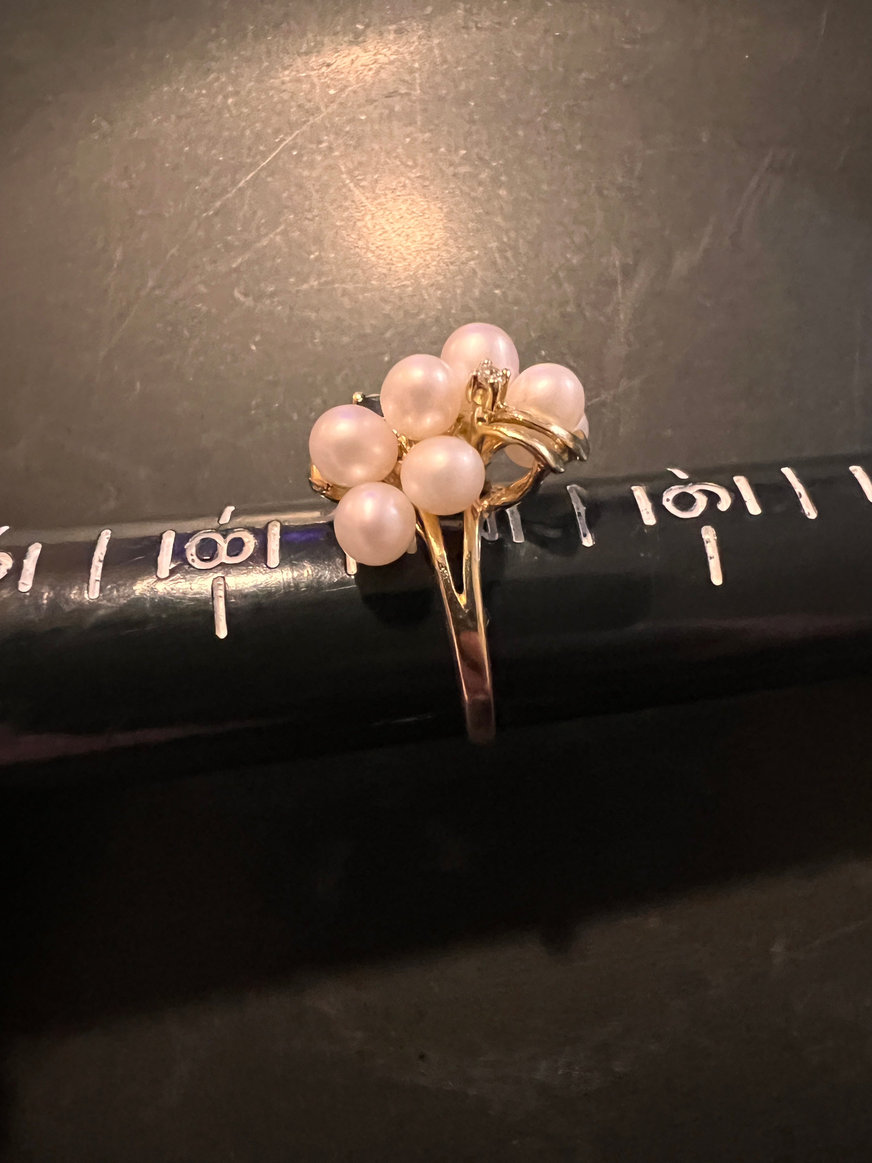 Size 7 Sapphire Pearl and Diamond 14 karat gold women's ring