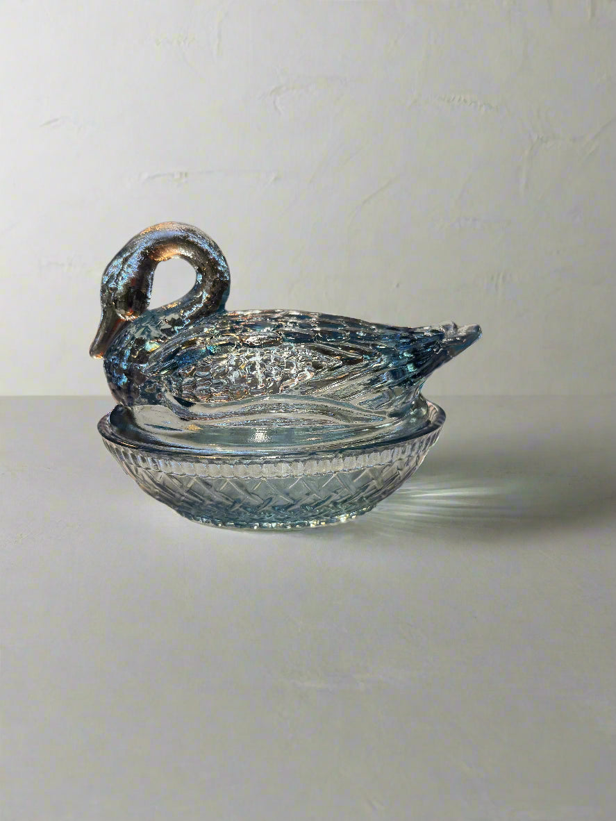 Selenium Swan on Woven Base Covered Candy