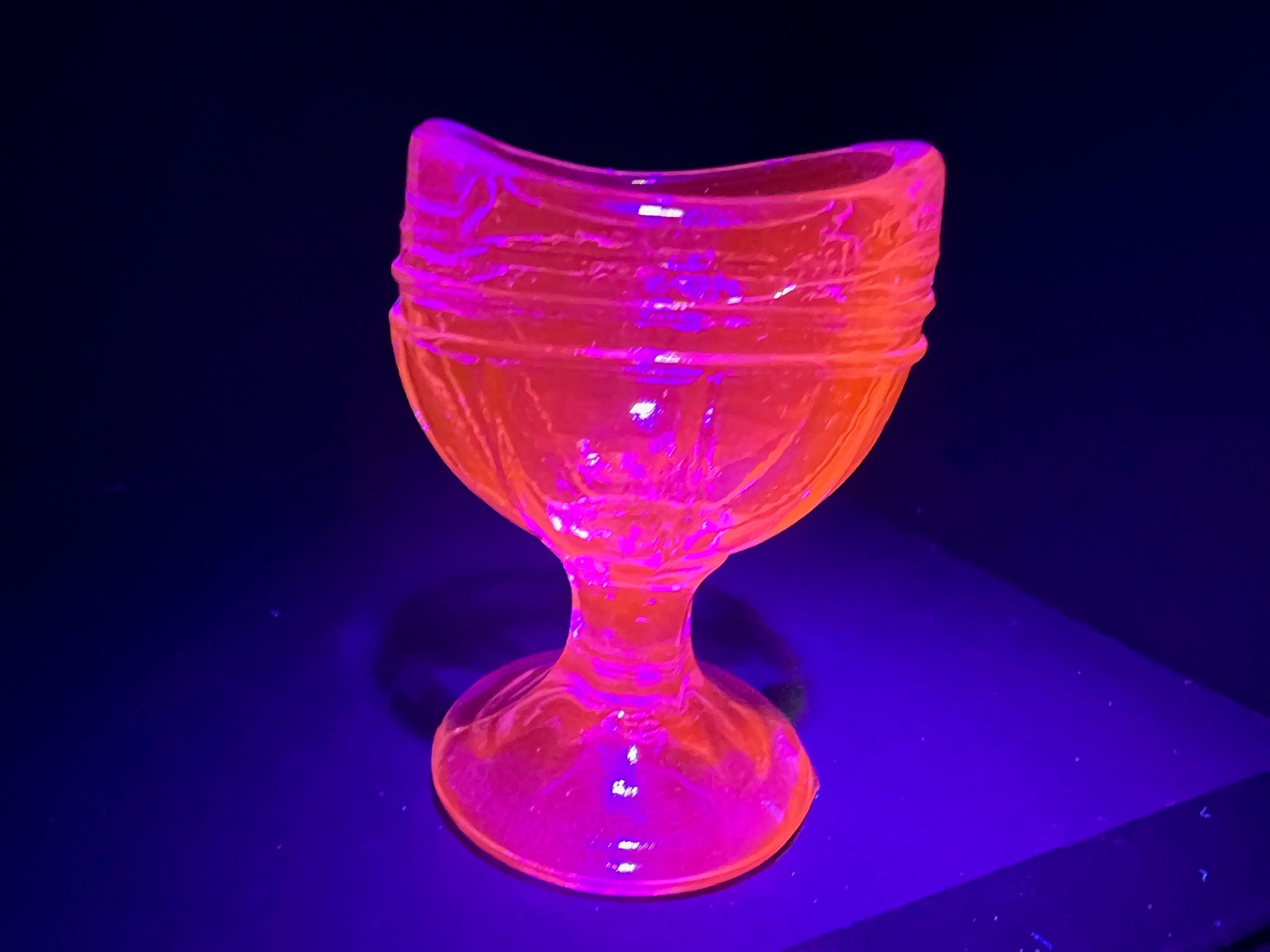 Selenium Eye Washer Glows Pink