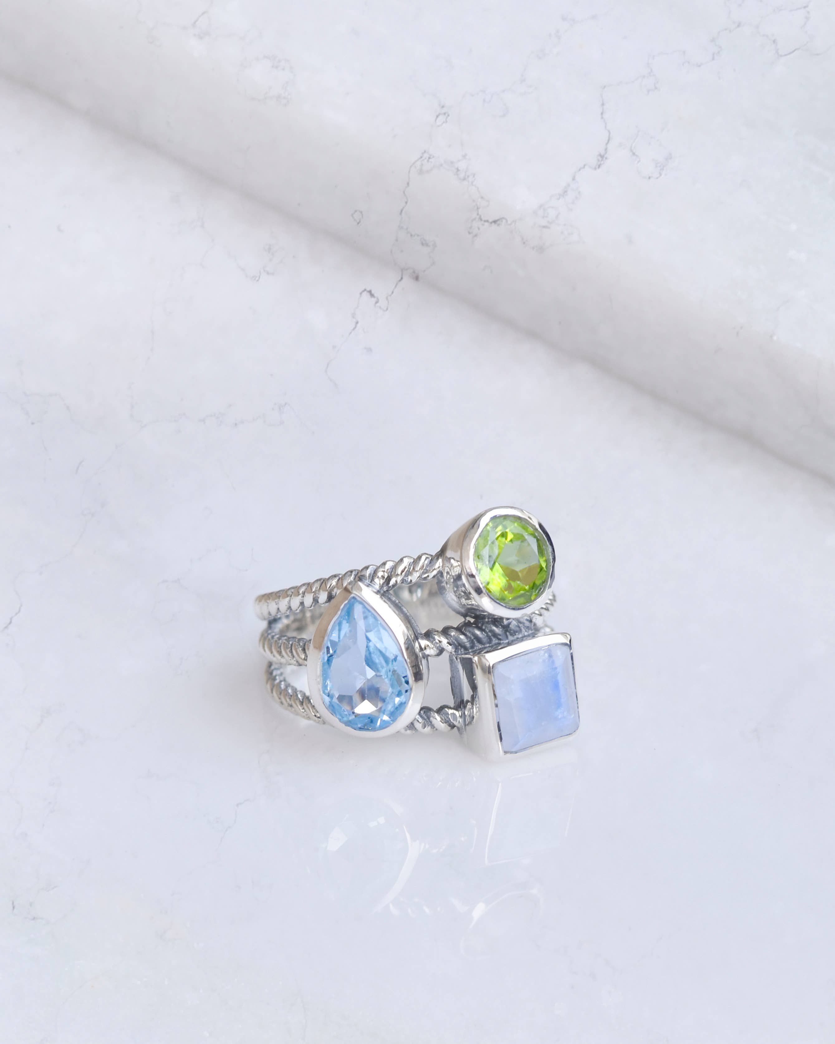 925 Sterling Silver Blue Topaz Moonstone Rope Ring: 7