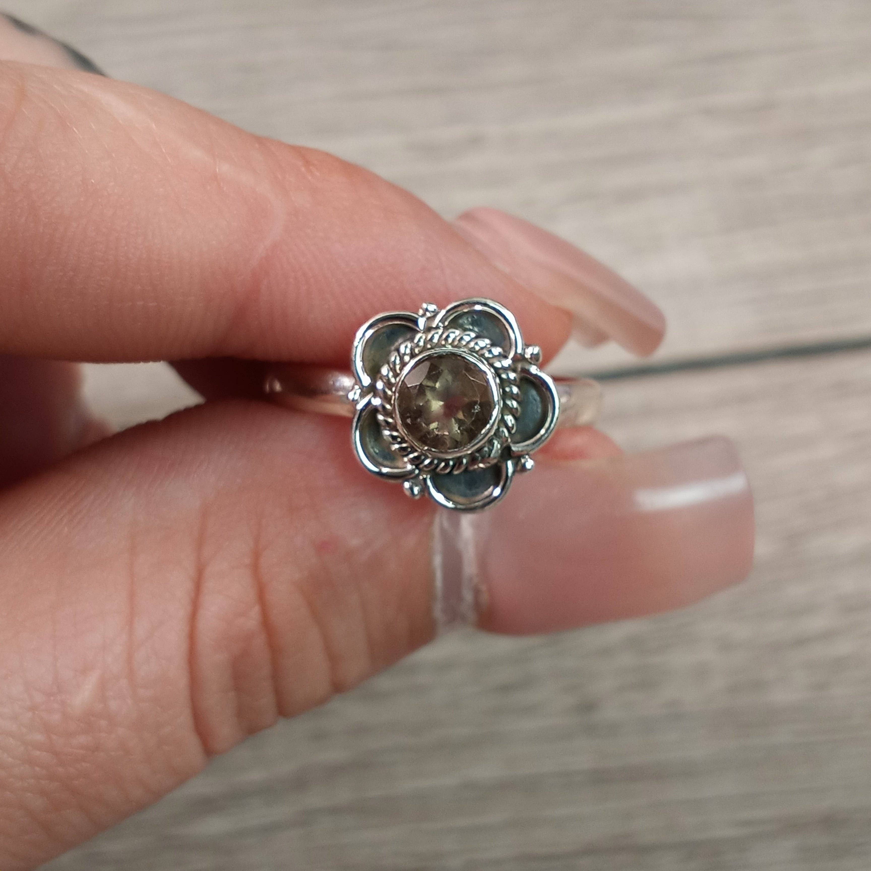 Sterling Silver Boho Flower: Smoky Quartz / 7