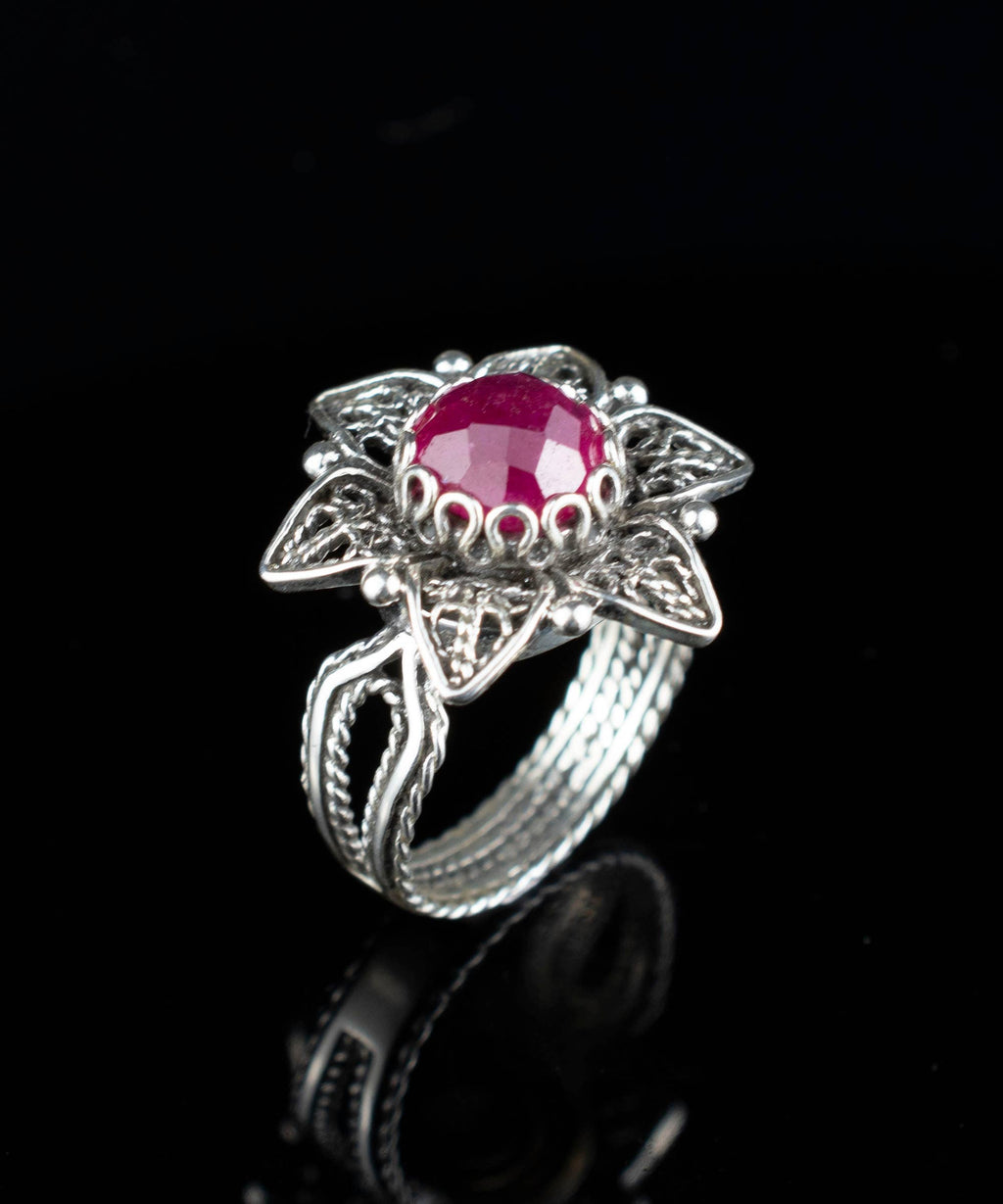 Art Ruby Corundum Gemstone Women Daisy Silver Ring: 7