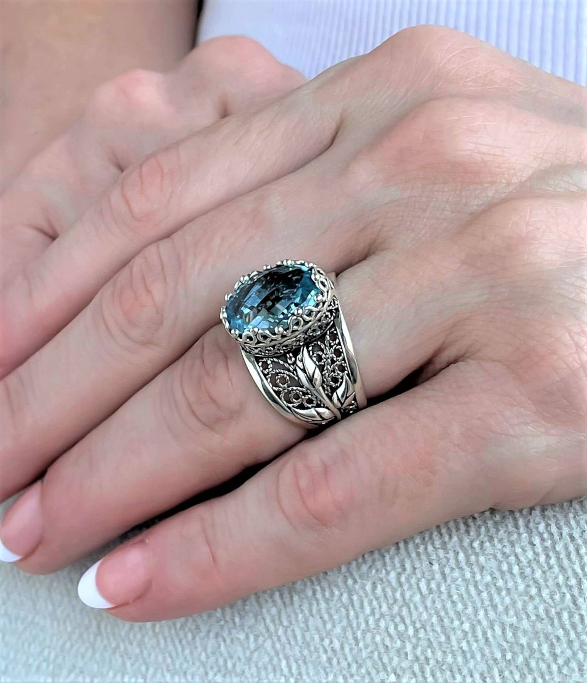 Filigree Art Blue Topaz Gemstone Tulip Detailed Women Sterling Silver Statement Ring: Blue Topaz / 7