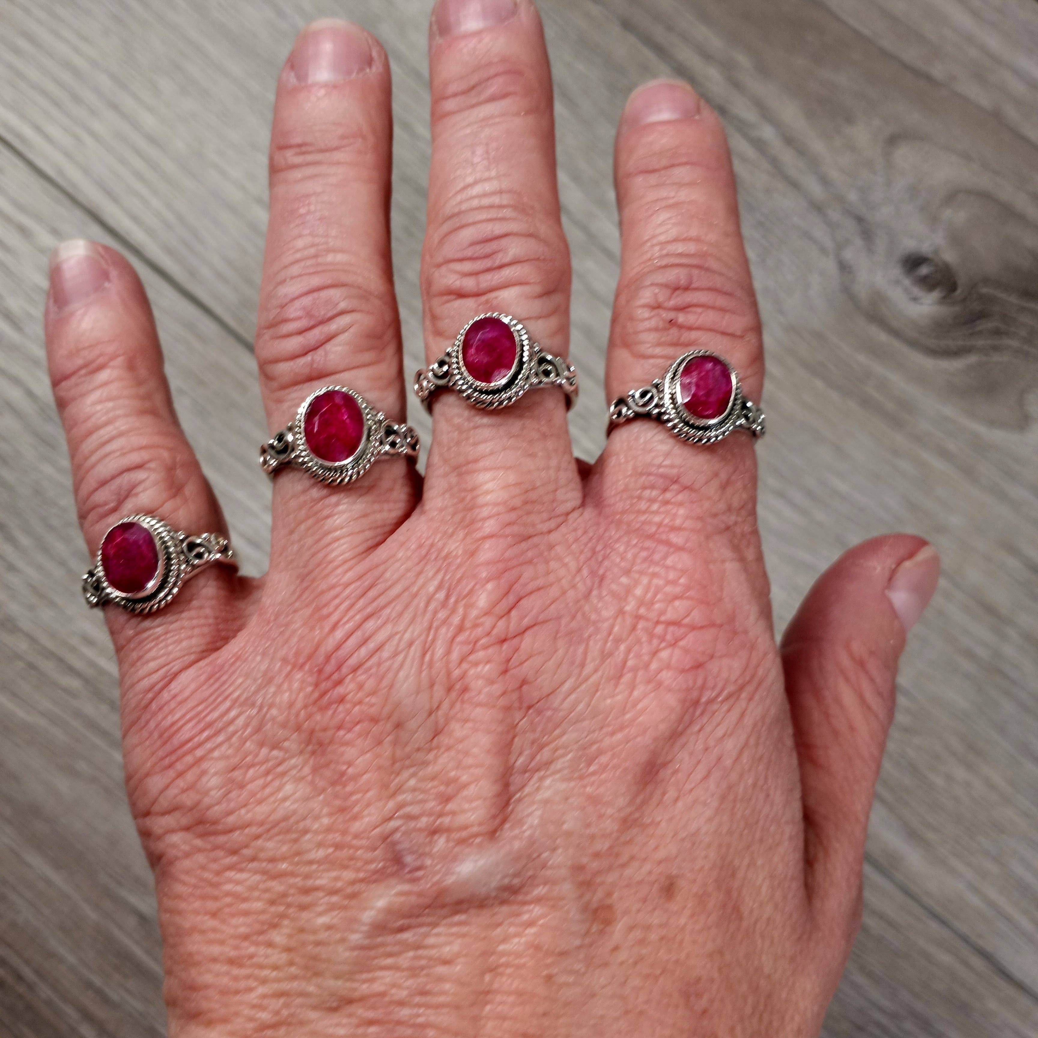 Sterling Silver 925 Victorian Double Swirl: Rainbow Moonstone / 7.5