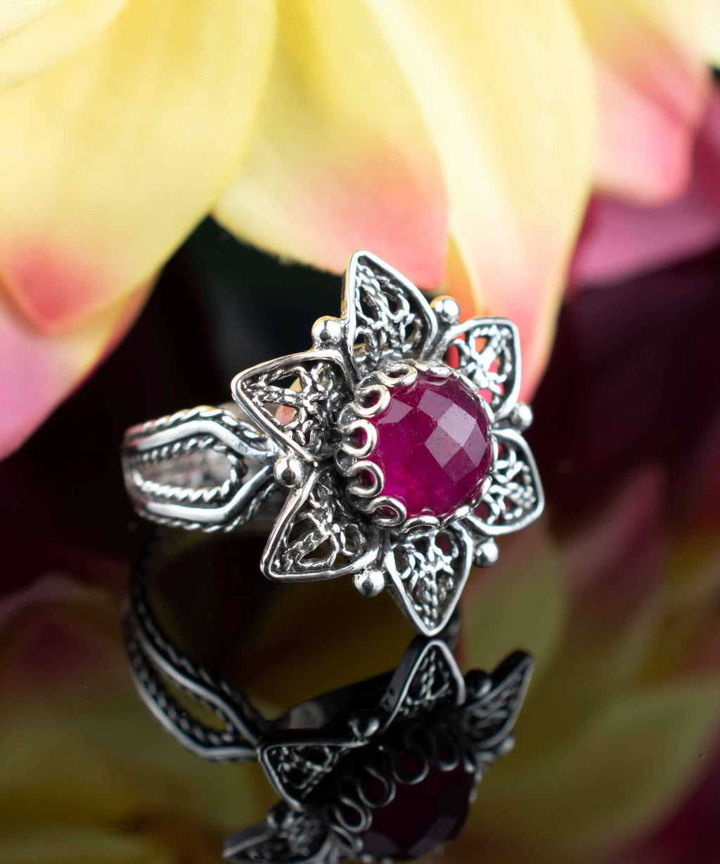 Art Ruby Corundum Gemstone Women Daisy Silver Ring: 7
