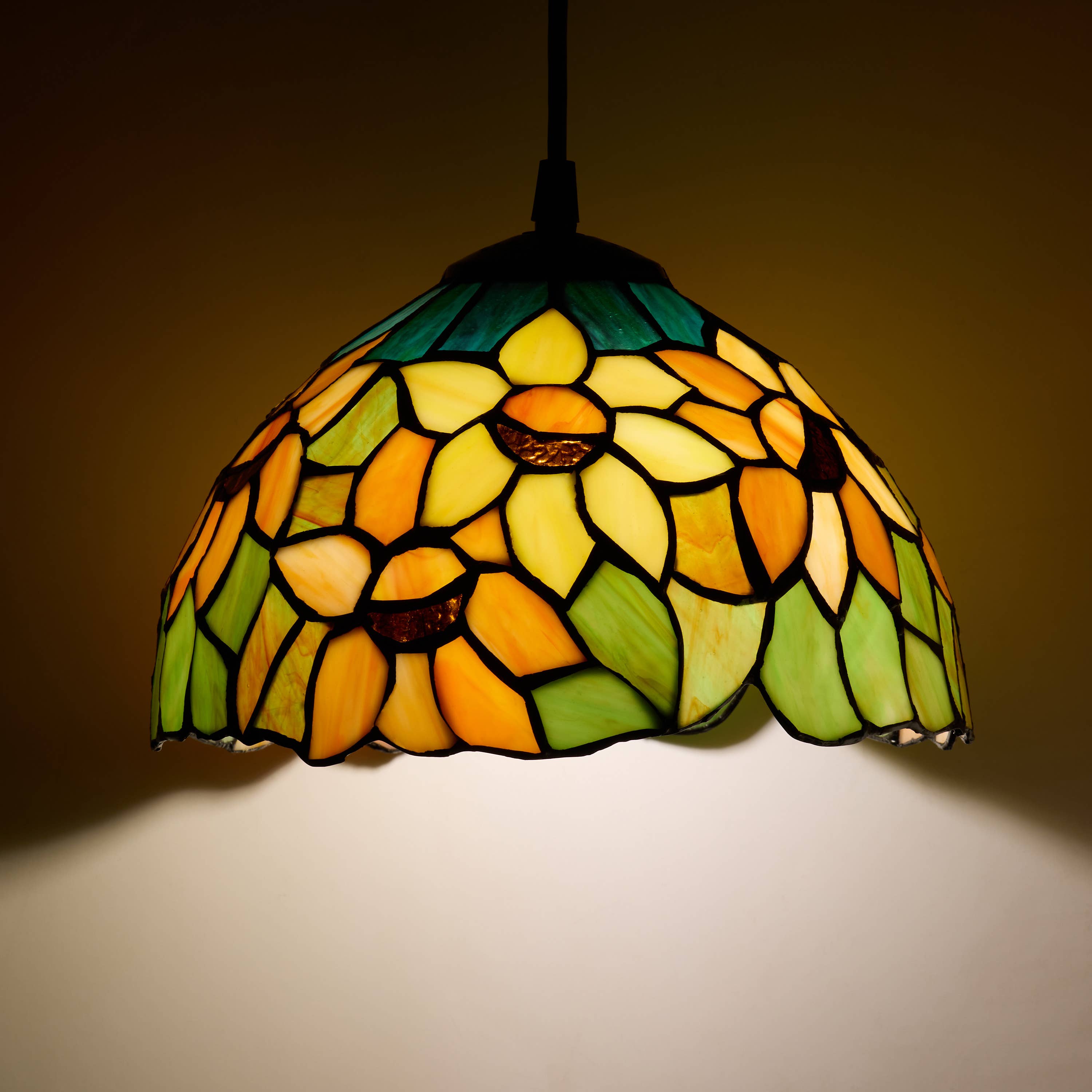 10"W Yellow Sunflowers Stained Glass Dome Shade Pendant